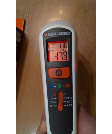Термодетектор пірометр Black&Decker TLD100 (від -30°С до +150°С)