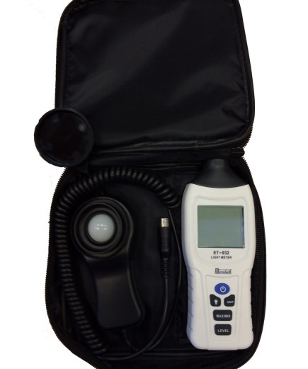 Люксметр Flus ET-932 (0-400 000 Lx/±3 %) з виносним знімним датчиком