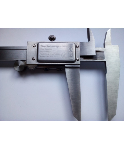 Штангенциркуль електронний KM-DSKW-300 (0-300/0,01 мм) з бігунком, IP67, металевий корпус