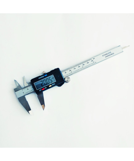 Штангенциркуль електронний KM-DSK-150 (0-150/0,01 мм; ±0.02 мм) з бігунком. C сертифікатом від виробника